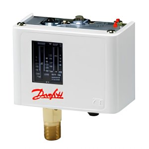 Os pressostatos s&atilde;o equipamentos extremamente importantes em sistemas de controle de press&atilde;o, eles s&atilde;o utilizados em caldeiras e vasos, os pressostato s&atilde;o utilizado para monitorar e controlar a press&atilde;o, e com isso devem periodicamente serem revisados e calibrados para que sempre estejam com as suas press&otilde;es ajustadas aos padr&otilde;es determinados pelo o fabricante, nunca assim ultrapassando a PMTA do equipamento. 